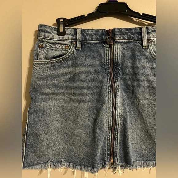 Free People we the free zip it up raw hem denim mini skirt - Picture 2 of 4